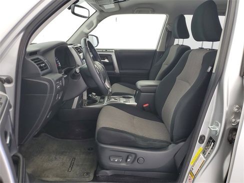 Used 2016 Toyota 4Runner SR5 image 17