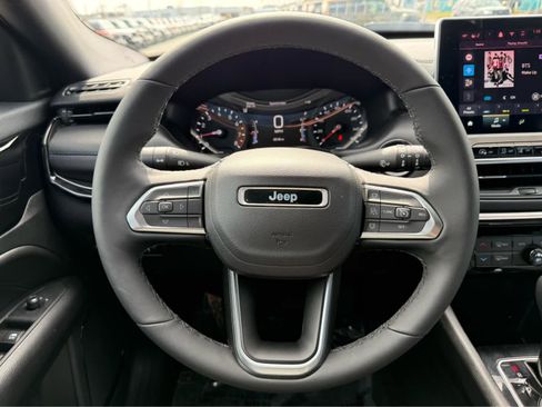 Used 2026 Jeep Compass Limited AWD/4WD image 15