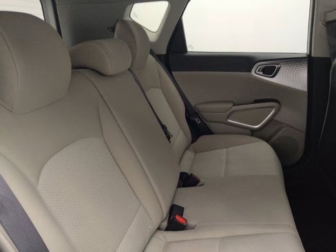 Used 2021 Kia Soul LX FWD image 19