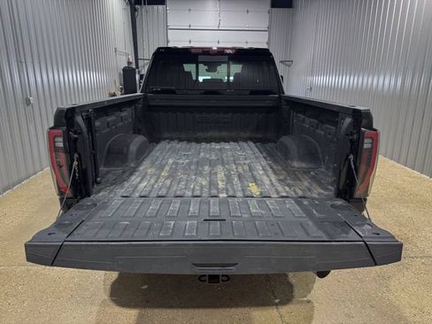 Used 2025 GMC Sierra 3500 AT4 w/ AT4 Premium Plus Package AWD/4WD image 4