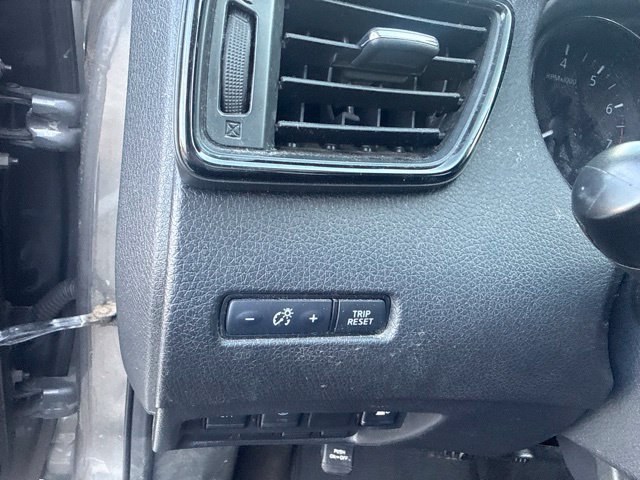 Used 2019 Nissan Rogue S FWD image 27