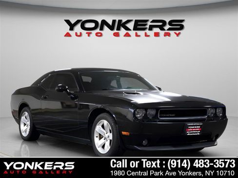Used 2011 Dodge Challenger image 10