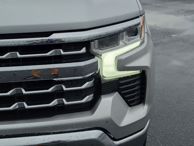 Used 2022 Chevrolet Silverado 1500 LTZ w/ LTZ Premium Package AWD/4WD image 9