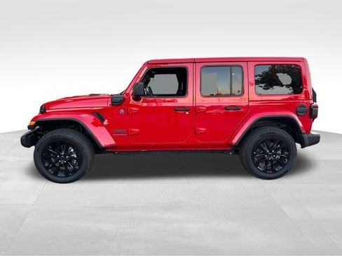 Used 2025 Jeep Wrangler Unlimited Sahara w/ Safety Group image 2