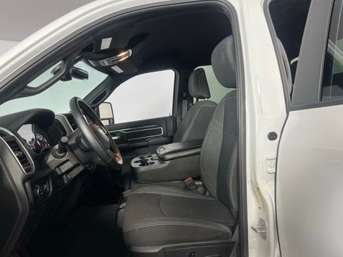 Used 2024 RAM 2500 Big Horn w/ Sport Appearance Package image 25