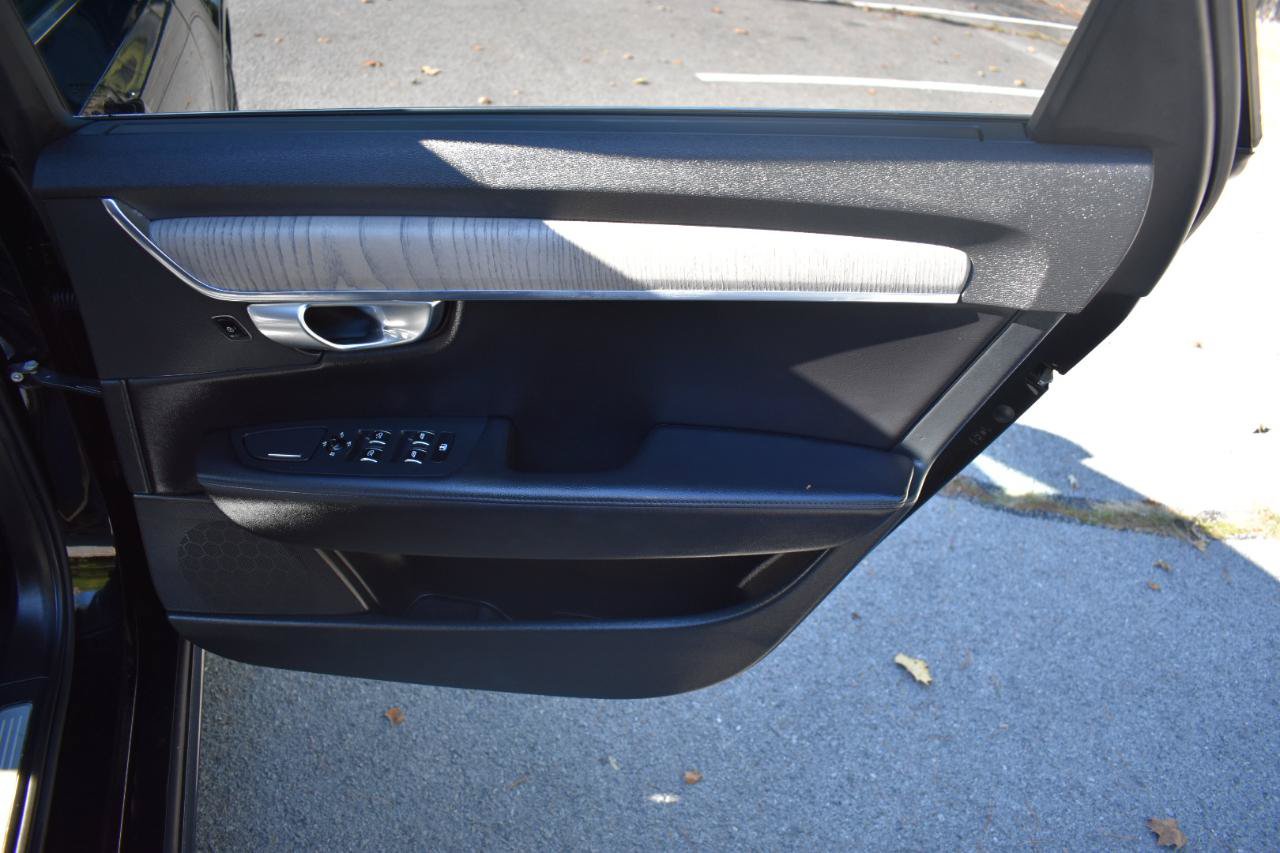 Used 2023 Volvo S90 B6 Plus AWD/4WD image 28