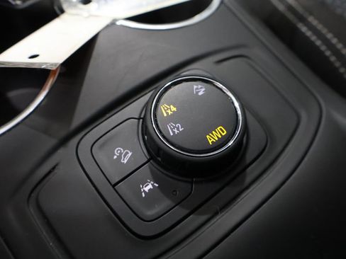 Used 2024 GMC Terrain SLE image 30