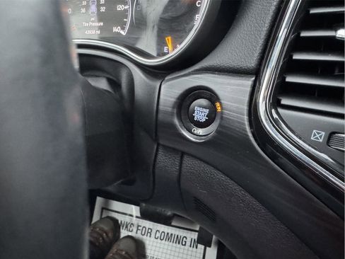 Used 2022 Jeep Grand Cherokee Laredo X image 23