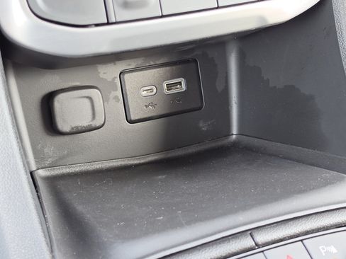 Used 2023 GMC Acadia SLE w/ Driver Convenience Package FWD image 30