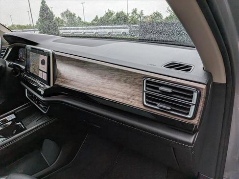 Used 2025 Volkswagen Atlas SEL Premium R-Line AWD/4WD image 12