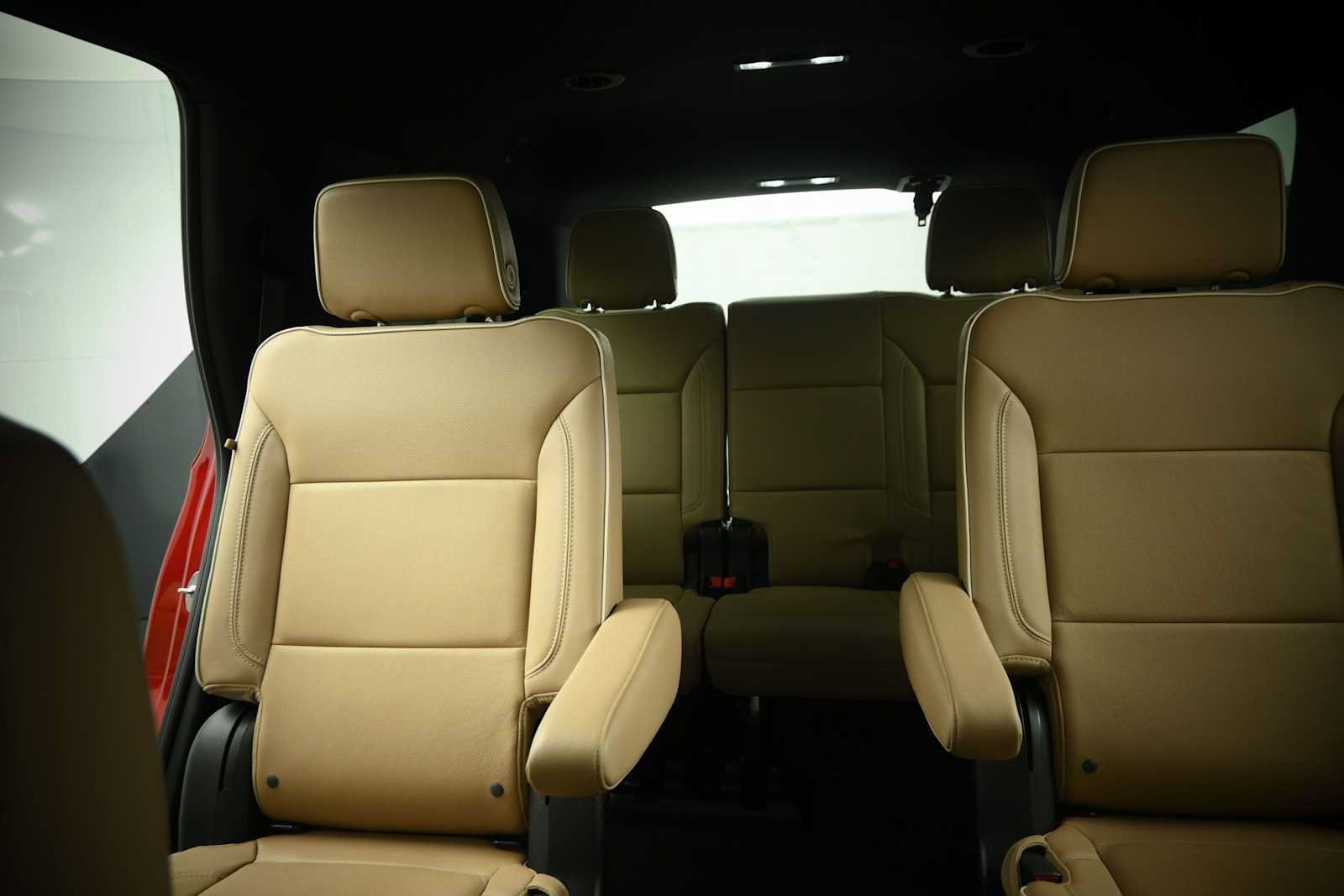 Used 2024 Chevrolet Tahoe Premier AWD/4WD image 26