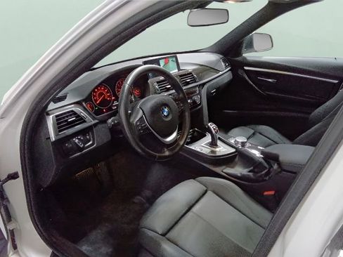 Used 2017 BMW 330i xDrive Sedan AWD/4WD image 11