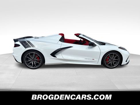 Used 2024 Chevrolet Corvette Stingray Premium Conv w/ Z51 Performance Package RWD image 2