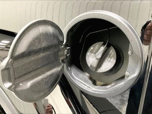 Used 2022 Jeep Wrangler Unlimited Sahara w/ Cold Weather Group image 42