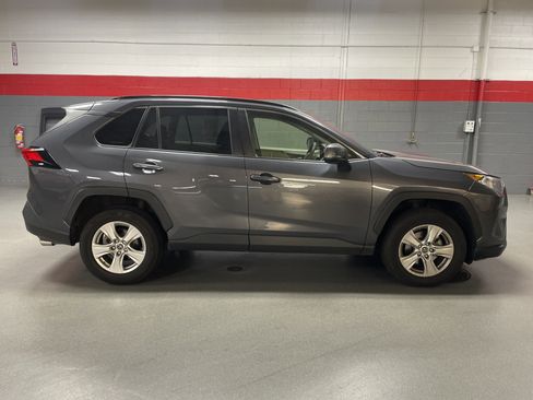 Used 2019 Toyota RAV4 XLE image 7