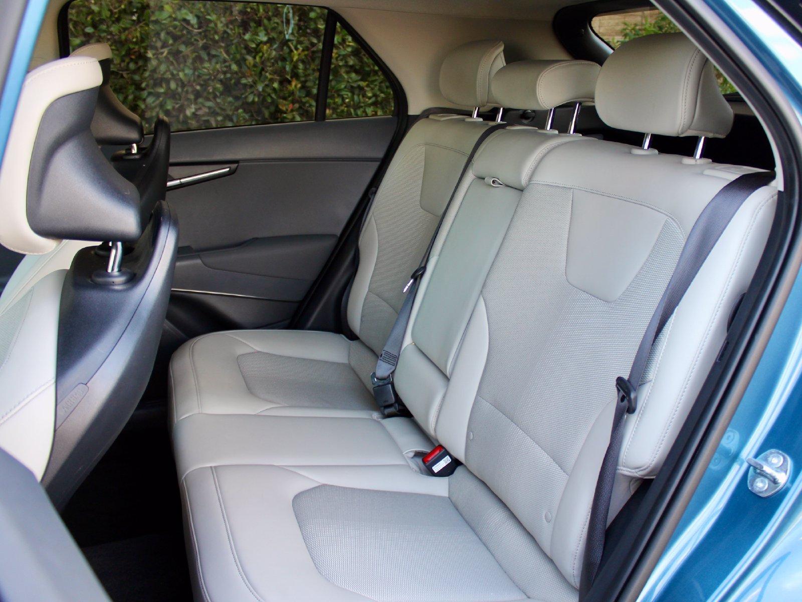 Used 2025 Kia Niro EX Touring FWD image 31