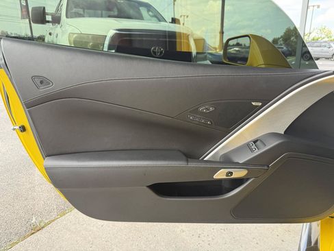Used 2015 Chevrolet Corvette Z06 w/ Z07 Performance Package RWD image 12
