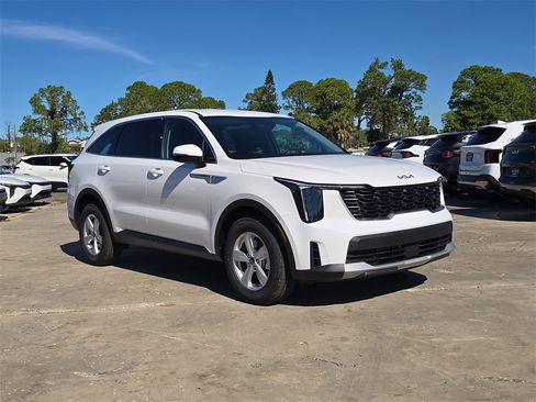 New 2026 Kia Sorento LX image 2