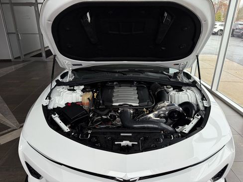 Used 2018 Chevrolet Camaro SS image 61