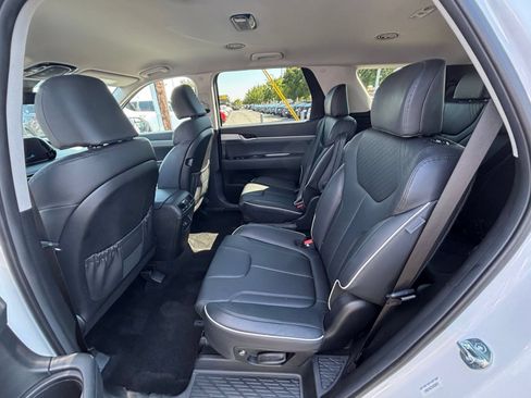 Used 2025 Hyundai Palisade SEL FWD image 29