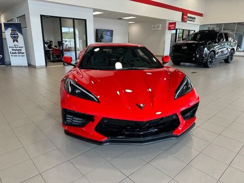 Used 2024 Chevrolet Corvette Stingray Preferred Cpe w/ Z51 Performance Package RWD image 3