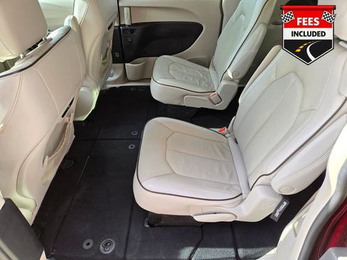 Used 2021 Chrysler Pacifica Limited w/ Premium & Safety Sphere Group AWD/4WD image 15