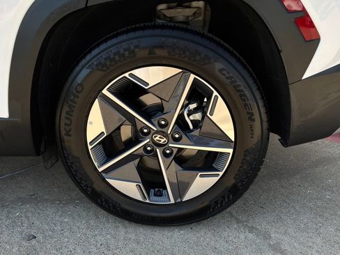 Used 2026 Hyundai Tucson SEL FWD image 9