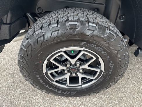 Used 2026 Jeep Wrangler Unlimited Rubicon AWD/4WD image 14