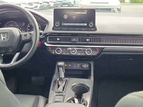 Certified 2022 Honda Civic EX-L image 5