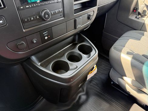 Used 2024 GMC Savana 2500 w/ Driver Convenience Package image 13