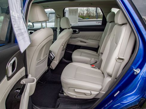 Used 2023 Kia Sorento SX image 27