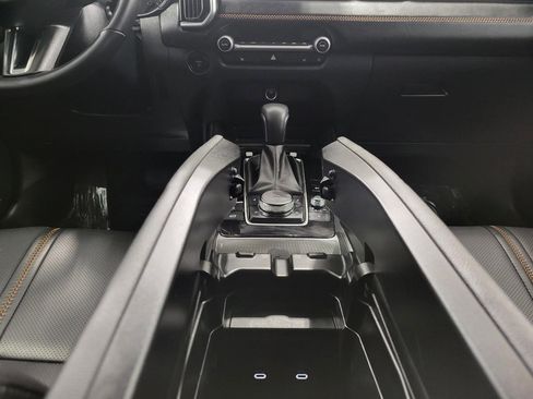 Used 2025 MAZDA CX-50 AWD 2.5 Hybrid w/ Premium Pkg image 17