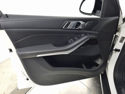 Used 2020 BMW X5 xDrive40i w/ Premium Package image 16