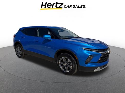 Used 2025 Chevrolet Blazer LT image 1
