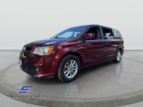 Used 2019 Dodge Grand Caravan SXT image 3
