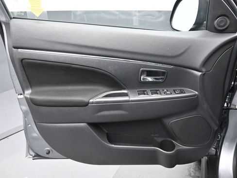 Used 2023 Mitsubishi Outlander Sport ES image 9