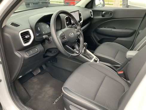Used 2024 Hyundai Venue Limited FWD image 22