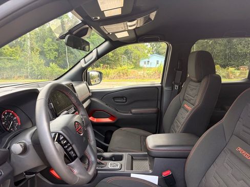 Used 2026 Nissan Frontier PRO-4X AWD/4WD image 13
