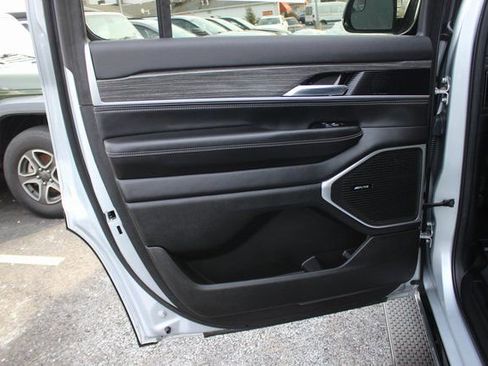 Used 2022 Jeep Wagoneer Series II image 23