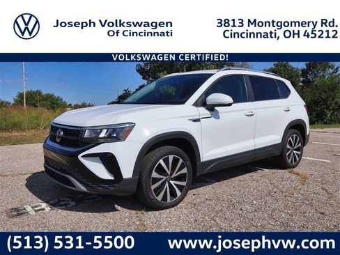 Certified 2022 Volkswagen Taos SE image 1