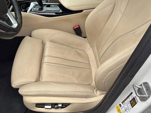 Used 2019 BMW 530i 530i Sedan 4D w/ Convenience Package image 19