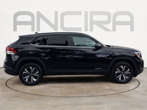 New 2026 Volkswagen Atlas Cross Sport SE FWD image 9
