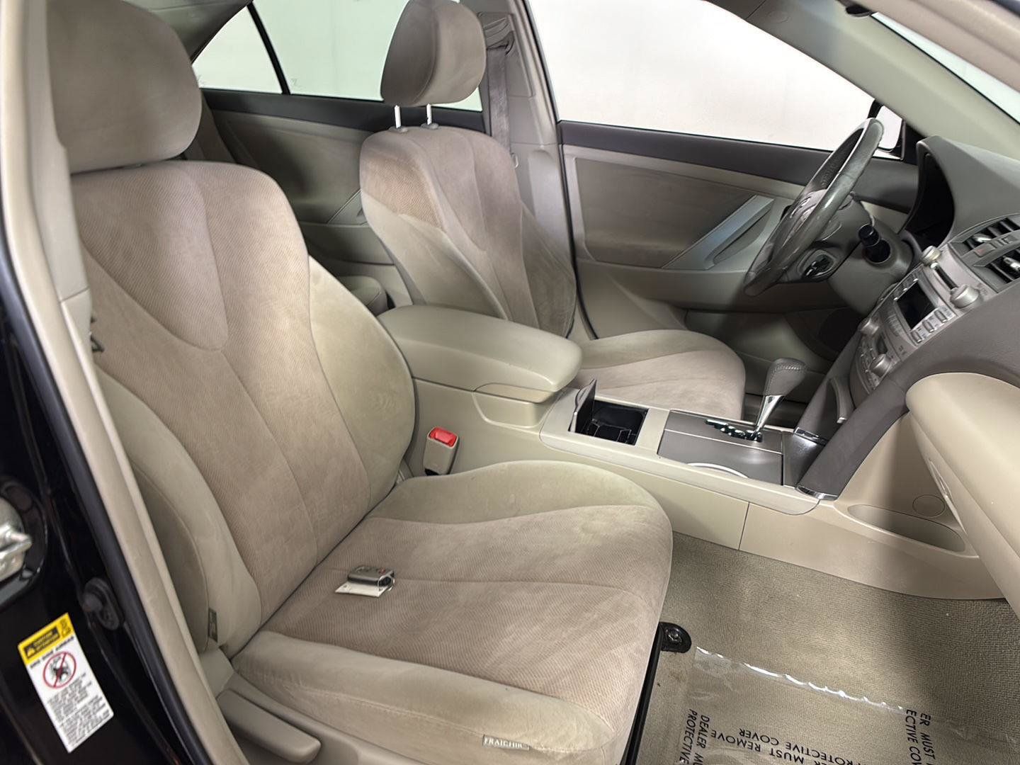 Used 2010 Toyota Camry Hybrid w/ Upgrade Pkg FWD image 11