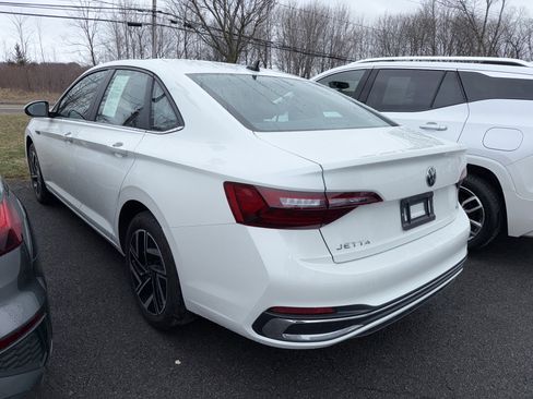Used 2023 Volkswagen Jetta SEL FWD image 4