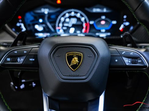Used 2022 Lamborghini Urus AWD/4WD image 78