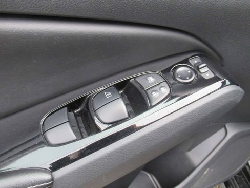 Used 2023 Nissan Altima 2.5 SV image 16