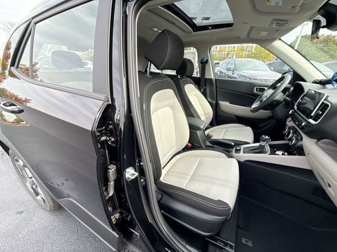 New 2026 Hyundai Venue SEL image 25