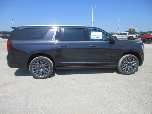 New 2026 GMC Yukon XL Denali Ultimate AWD/4WD image 3