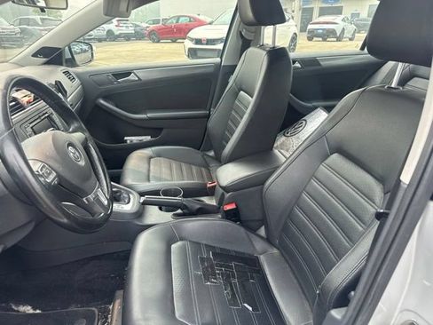 Used 2014 Volkswagen Jetta SEL FWD image 16