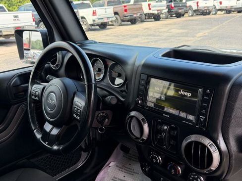 Used 2015 Jeep Wrangler Unlimited Sport AWD/4WD image 13